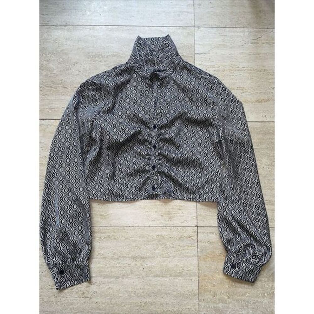 Women‎ "Ro & DE" Black White cropped long sleeve blouse. Size S